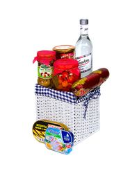 подарочный продуктовый набор с водкой